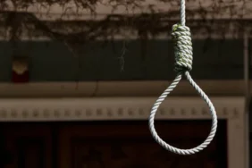 depositphotos_404262970-stock-photo-rope-loop-gallows-dark-background.webp.webp