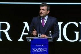 BAYRAKTAR-MAKINELERIN-VE-MAKINE-INSANLA_1361318_404183.jpg