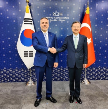 DISISLERI-BAKANI-FIDAN-GUNEY-KOREDE_1343809_399118.jpg