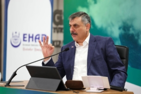 ICISLERI-BAKANI-CIFTCI-GENC-HAFIZLARLA-_1470874_437655.jpg