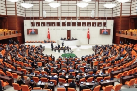 TBMM-GENEL-KURULU-KAPANDI_1443093_429200.jpg