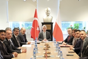 TICARET-BAKANI-OMER-BOLAT-POLONYADA_1445738_430026.jpg