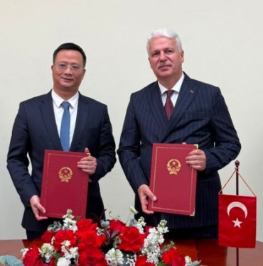 TURKIYE-ILE-VIETNAM-ARASINDA-HAFTALIK-YO_1445532_429957.jpg