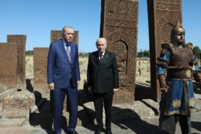erdogan-mezar-aa-2484898.jpg