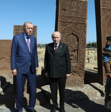 erdogan-mezar-aa-2484898.jpg