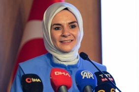 mahinur-ozdemir-goktasaa-2467902.jpg